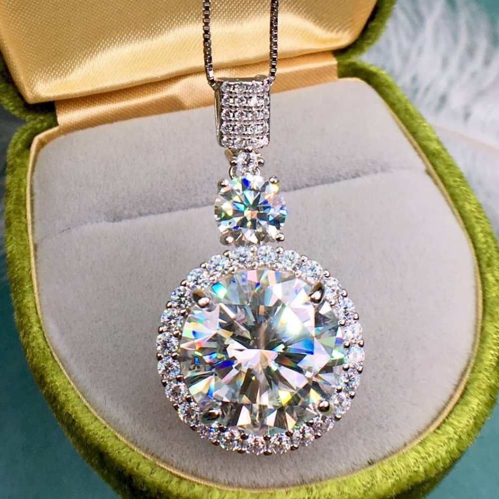Certified 11ct. t.w. Diamond Moissanite Halo Necklace NEW - Picture 2 of 8